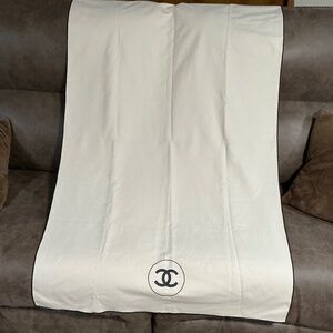 Chanel Beaute GWP packable throw blanket